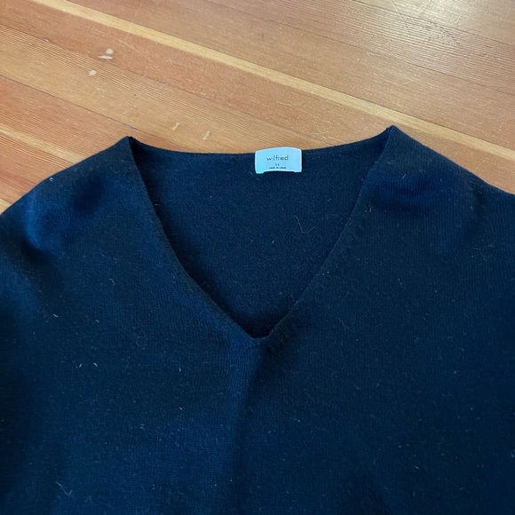 Black Wilfred Merino wool v-neck sweater. XS - Picture 3 of 4